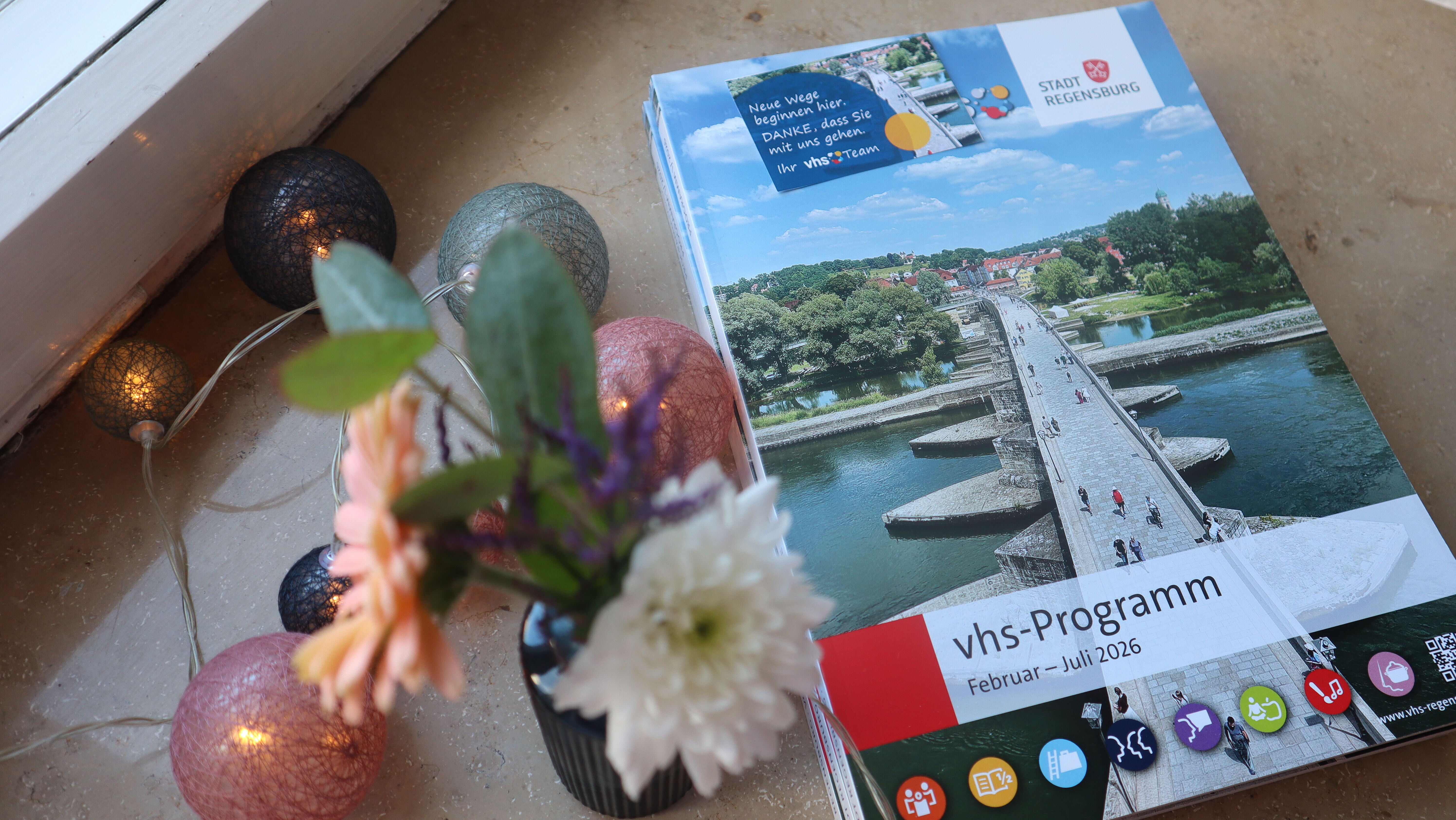 Neues Programmheft; Foto: L. Grassler