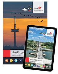 vhs-Programme als Heft und online, Titelbilder: Robert Ruidl (Heft) und Tatjana Martynova (Tablet)